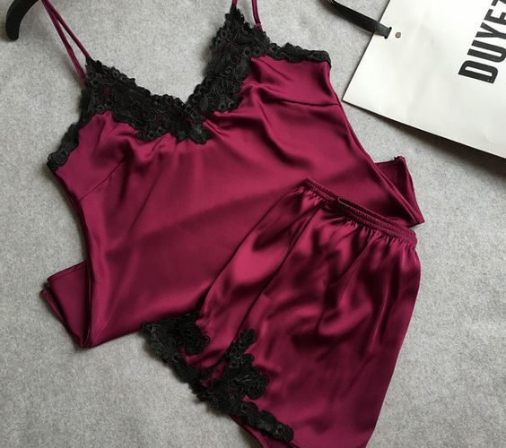 لالة مولاتي تشكيلة من lingerie لأنوثة أكثر