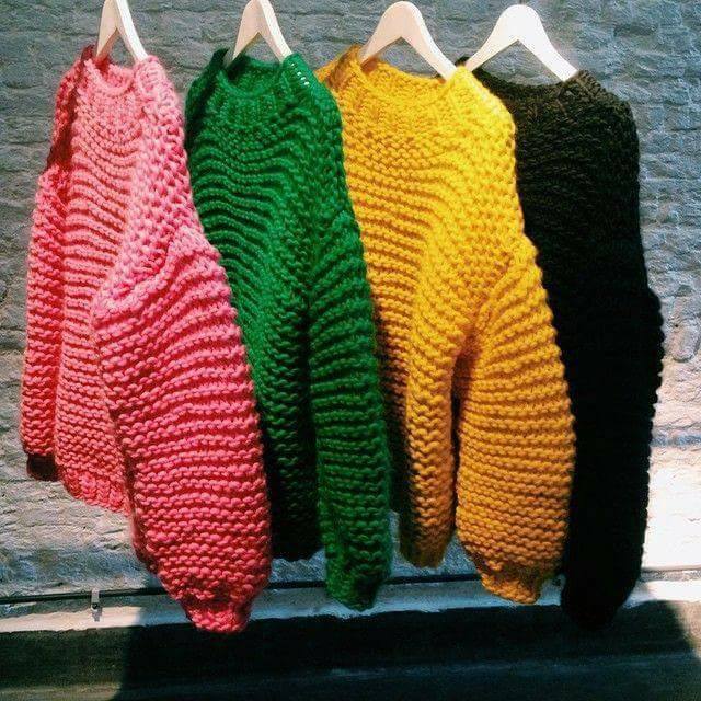 الـ Chunky Knit Sweater يعود لاجواء الموضه من جديد