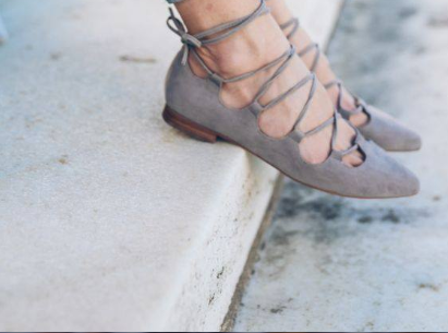 مارأيك بأحذية Lace up flats