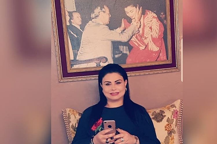 بالفيديو.. لطيفة رأفت تغني &laquo;&nbsp;حتى لقيت اللي تبغيني&nbsp;&raquo; من الفراش!