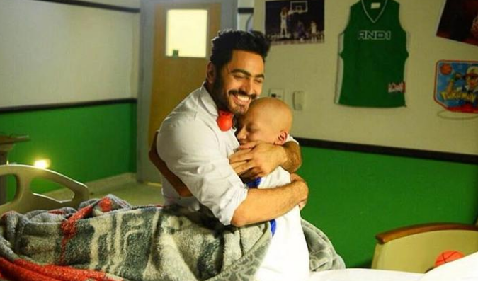 تامر حسني يتطوع بغرفة مجهزة لعلاج مرضى السرطان