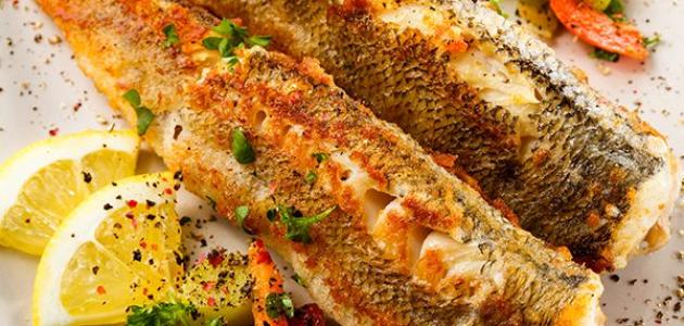 وصفة…سمك مقلي بحال لكيتقدم فالمطاعم