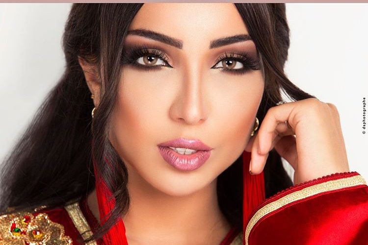 دنيا بطمة في رحلة استجمام رفقة زوجها بجزر المالديف (فيديو)