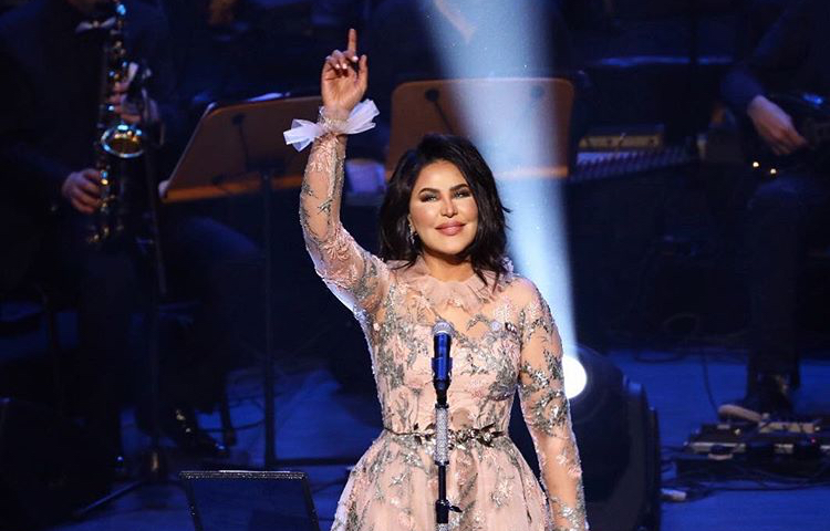 استقبال كبير لأحلام فور وصولها المغرب (فيديو)