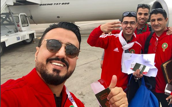 رشيد العلالي يغادر المغرب ويتوجه الى روسيا رفقة المشجعين المغاربة (صور)