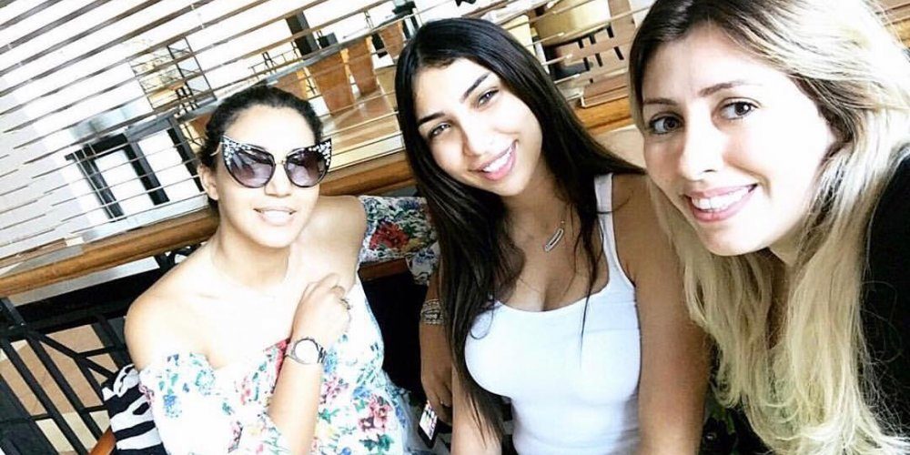 دنيا بطمة توجه رسالة خاصة لأسماء لمنور بمناسبة عيد ميلادها