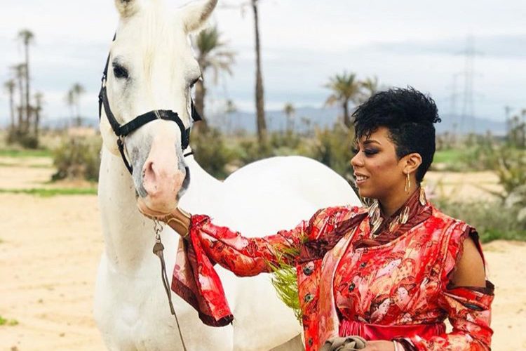 خولة مجاهد تكشف أخيرا لجمهورها عن اسمها الفني الجديد (فيديو)