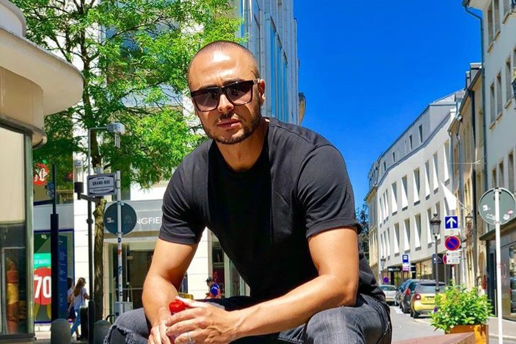 هشام مسرار يتقاسم مع جمهوره صورة جديدة لزوجته