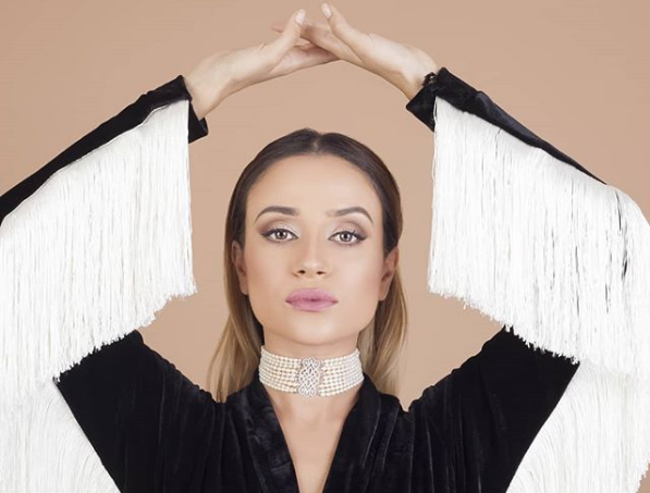 أحلام الزعيمي ترقص على أنغام موسيقى إفريقية (فيديو)