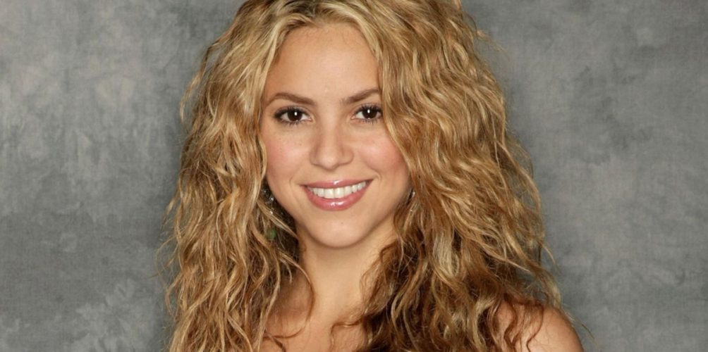 شاهدوا ردة فعل شاكيرا عندما تم استقبالها في تركيا بالبقلاوة (فيديو)