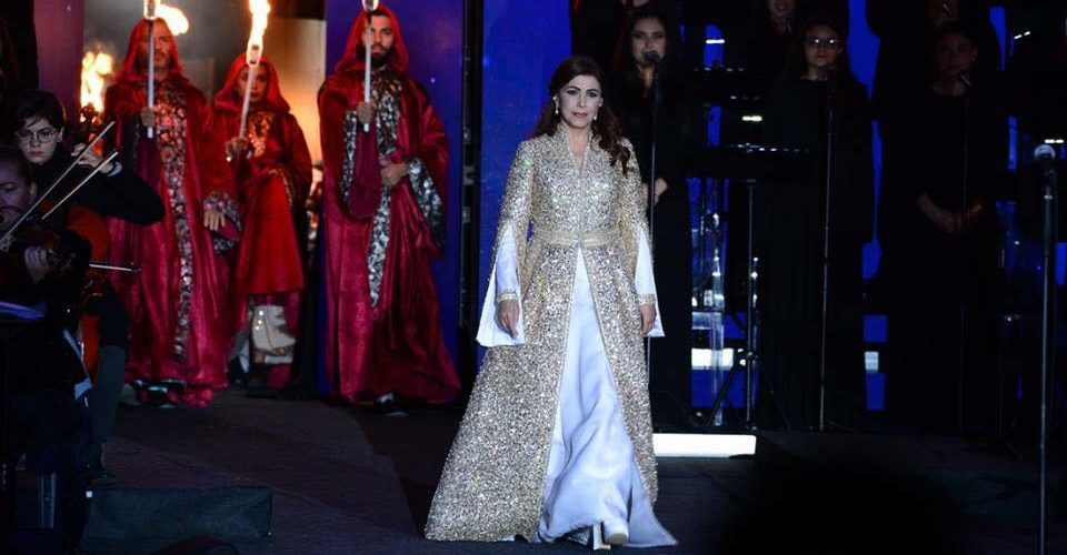 بالصور .. إطلالة الفنانة ماجدة الرومي الفخمة في آخر حفلاتها