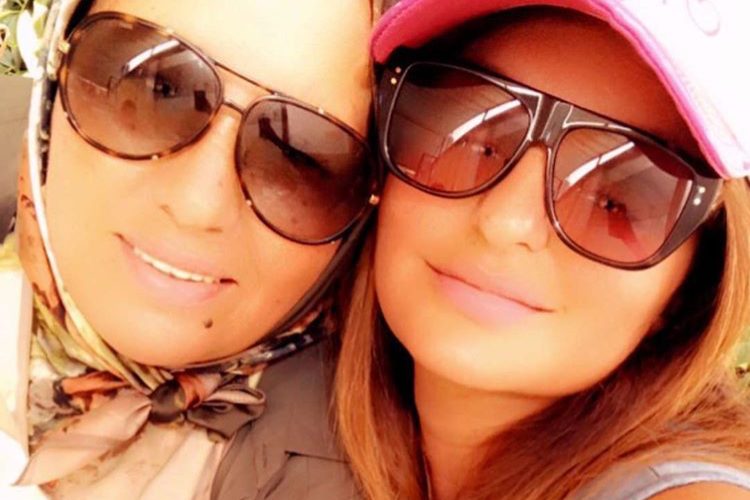 شذى حسون بصحبة والدتها.. هل تشبهها؟ (صورة)