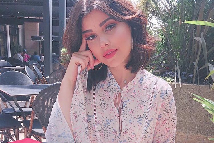 حنان لخضر تحتفل بعيد ميلادها الرابع والعشرين (صورة)