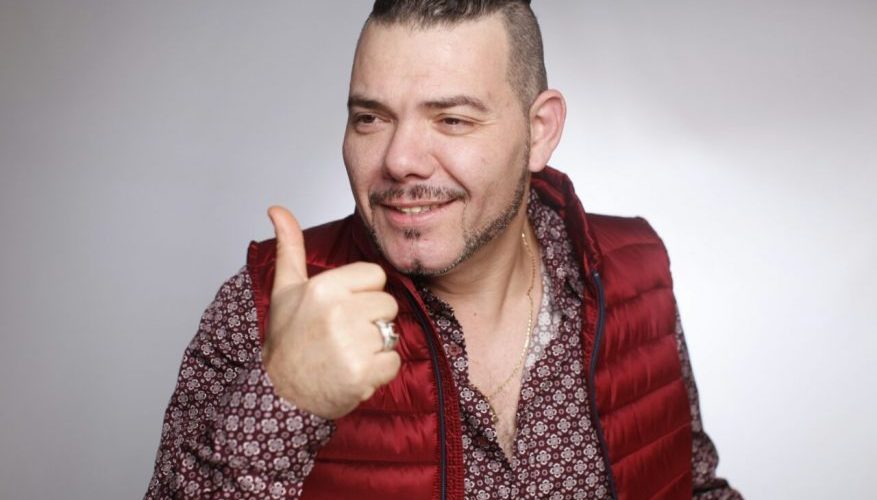 فيديو : عادل الميلودي ينادي قطته &laquo;&nbsp;ابتسام تسكت&nbsp;&raquo;