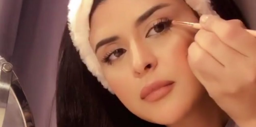 سلمى رشيد.. من الغناء الى خبيرة في المكياج !(فيديو)