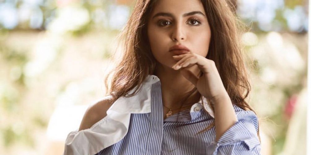 بعد تقويم أسنانها..حلا الترك تتباهى بابتسامة جديدة (فيديو)