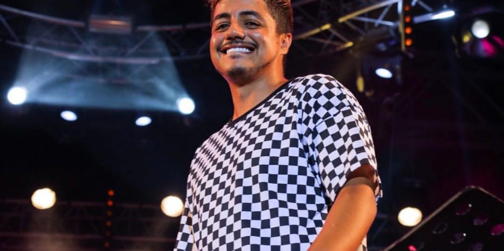 إيهاب أمير..أفضل فنان في شمال إفريقيا (صورة)