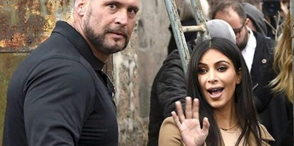 بعد مرور عامين على حادثة السرقة.. كيم تطالب حارسها الشخصي بـ6 ملايين دولار !