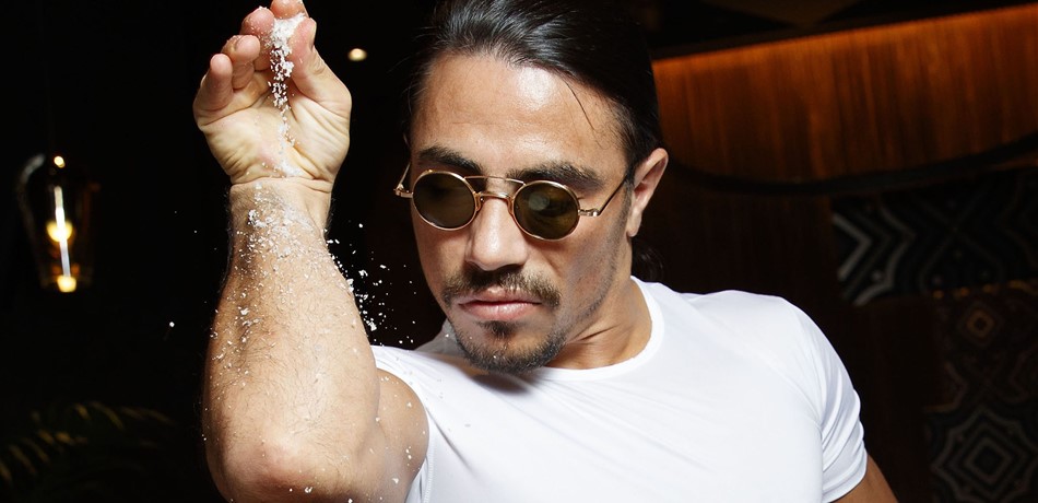 استعراض بالنار في أحد مطاعم الطباخ التركي الشهير يِِؤدي لإصابة 5 أشخاص بحروق خطيرة