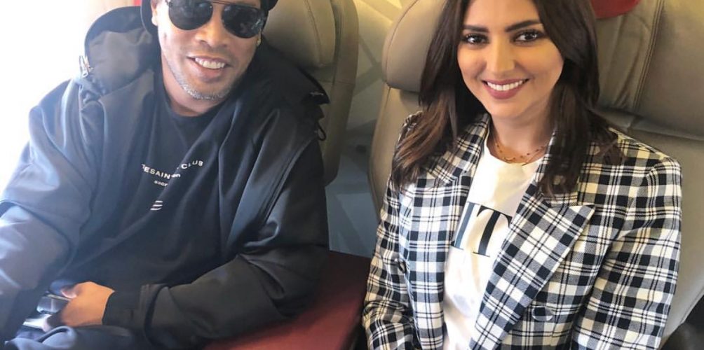 بالصورة..مريم سعيد في طريقها إلى مدينة العيون رفقة رونالدينهو