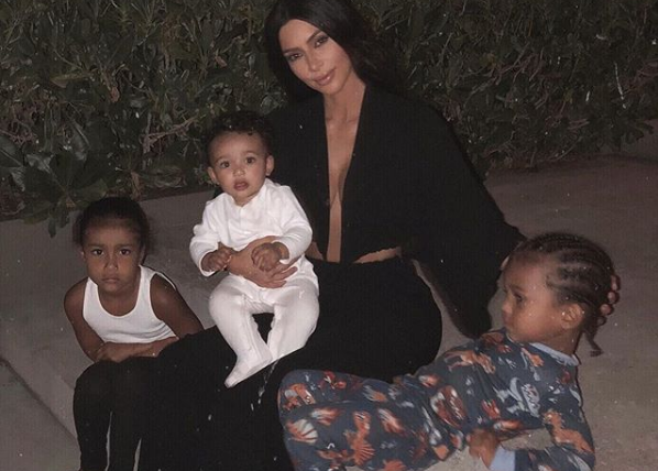 بالصور..النيران تحاصر منزل كيم كارداشيان وتجبرها على الرحيل