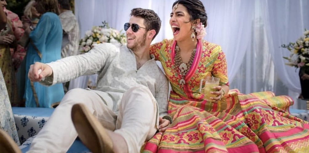 بالصور.. بريانكا شوبرا ونيك جوناس يدخلان القفص الذهبي في الهند