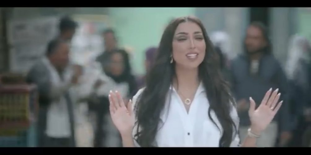 بعد يوم من طرحها.. مليون مشاهدة لأغنية دنيا بطمة الجديدة &laquo;&nbsp;الزمن بيدور&nbsp;&raquo; (فيديو)