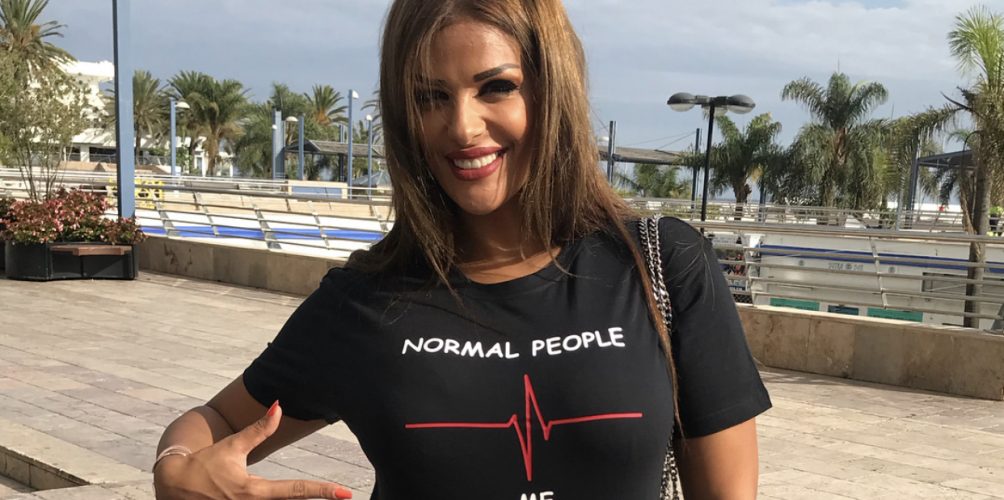 ميامي.. الراقصة مايا في عطلة (صورة)