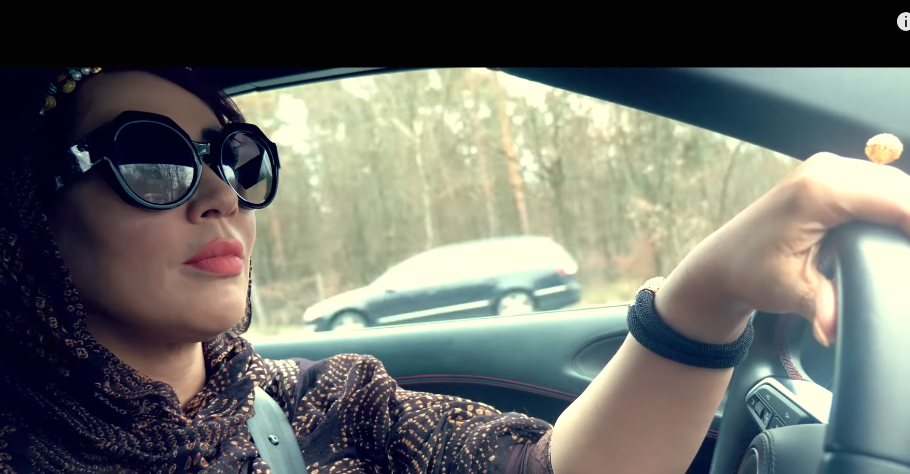 بالفيديو.. سعيدة شرف تُصدر &laquo;&nbsp;يلعن أبو الحب&nbsp;&raquo;