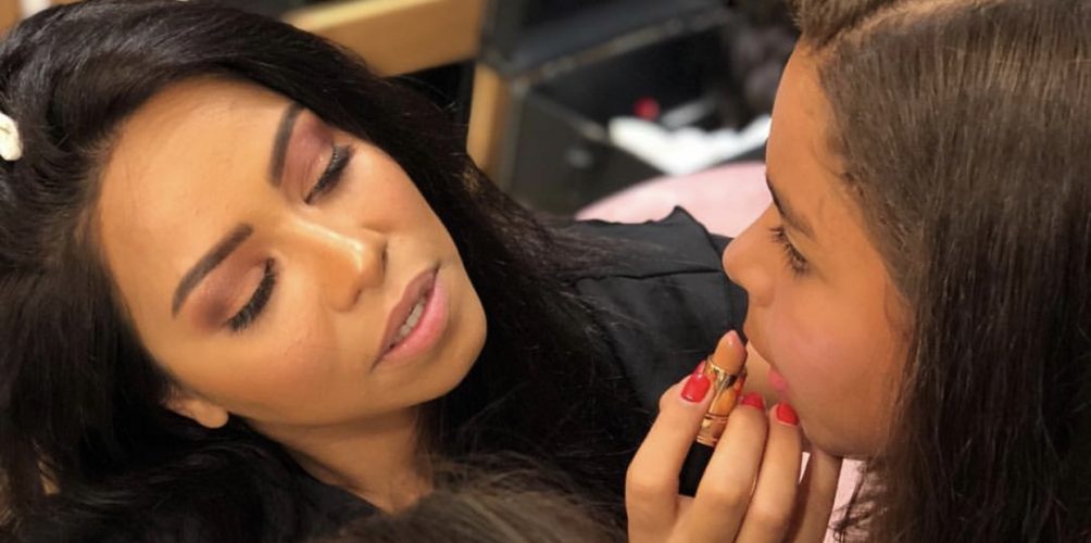 بالصورة.. لقطة عفوية تجمع شيرين بابنتيها