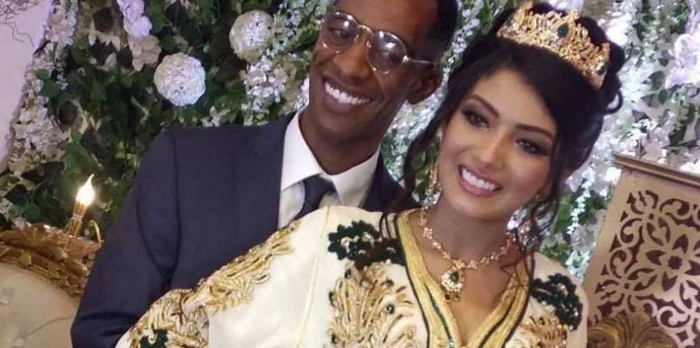 في ليلة زفافهما.. زوجة &laquo;&nbsp;إكشوان إكنوان&nbsp;&raquo; تخطف الأنظار بجمالها (صور وفيديو)