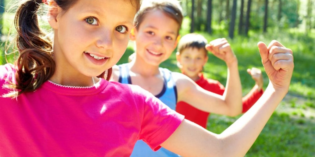تساعد على الاندماج وتمنحه الثقة بالنفس.. فوائد الرياضة للطفل