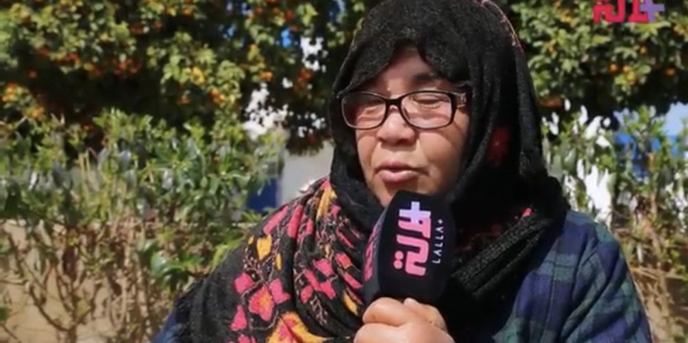 الشيخة يزة البنورية: كنخدم مع الأحباب إلى عيطوا عليا وكنبيع الطعارج إلى ما كانت خدمة! (فيديو)