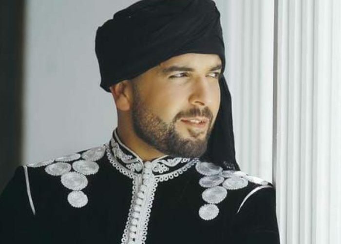 مطرب لبناني يغني &laquo;&nbsp;باختصار&nbsp;&raquo; للدوزي (فيديو)