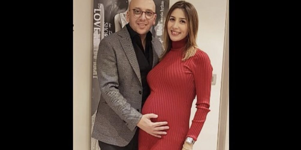 جنات تستقبل مولودتها الأولى وتسميها على اسمها (صورة)