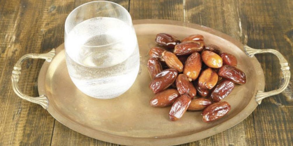تفاديا للشعور بالعطش وأنتم صائمون.. أطعمة ومشروبات عليكم تجنبها