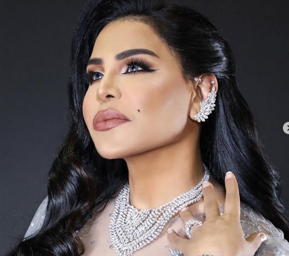 بمناسبة مرور 17 سنة على زواجها.. أحلام تحتفي على طريقتها