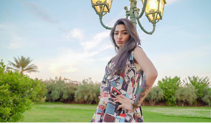 &laquo;&nbsp;بنت الستاتي&nbsp;&raquo;.. تروج لعملها الفني الجديد (فيديو)