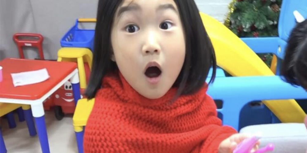 تجني شهريا 3 ملايين دولار.. طفلة عمرها 6 أعوام تشتري منزلا بـ8 ملايين دولار!