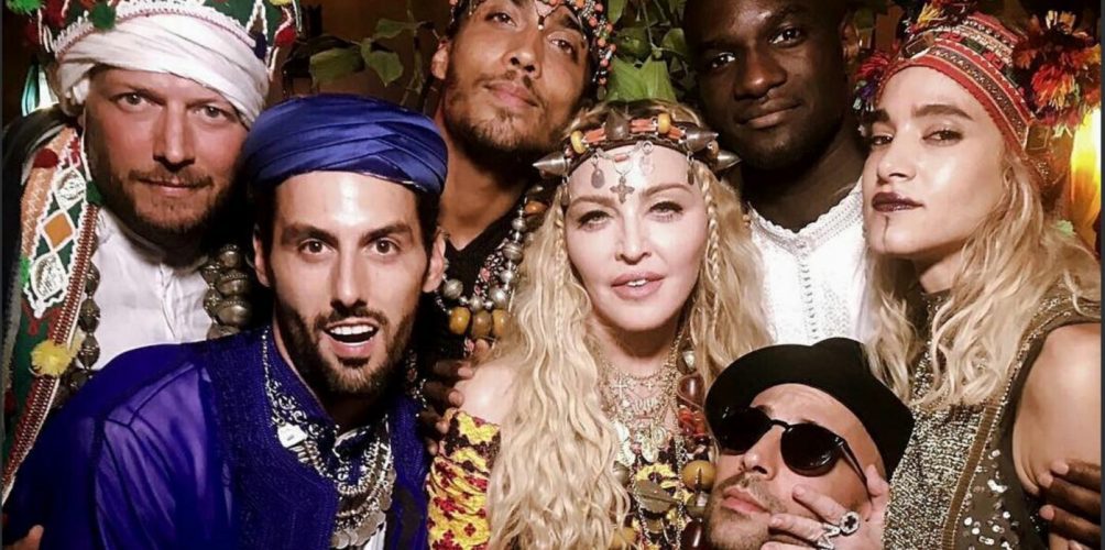 استوحتها من موسيقى كناوة.. مادونا تتحدث عن أغنيتها الجديدة &laquo;&nbsp;come alive&nbsp;&raquo; (فيديو)