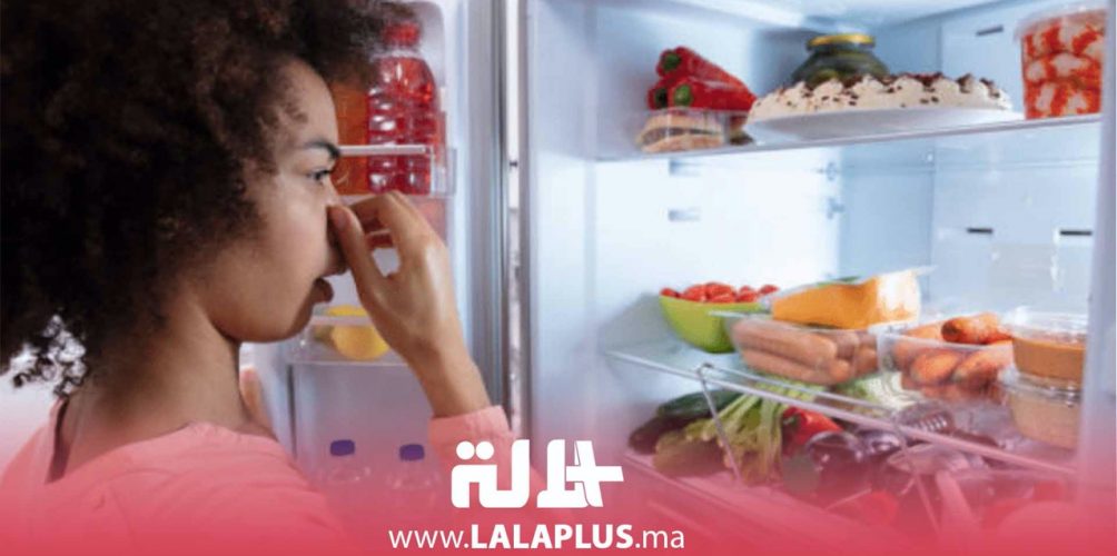 طرق فعالة للتخلص من الروائح فالثلاجة والمجمد (فيديو)