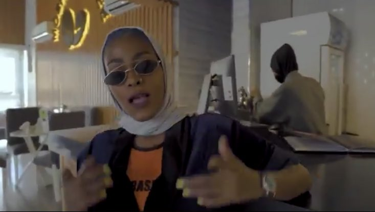 &laquo;&nbsp;بنت مكة&nbsp;&raquo;.. أغنية تثير الجدل في السعودية وأمير المنطقة يطلب بإيقاف المسؤولين