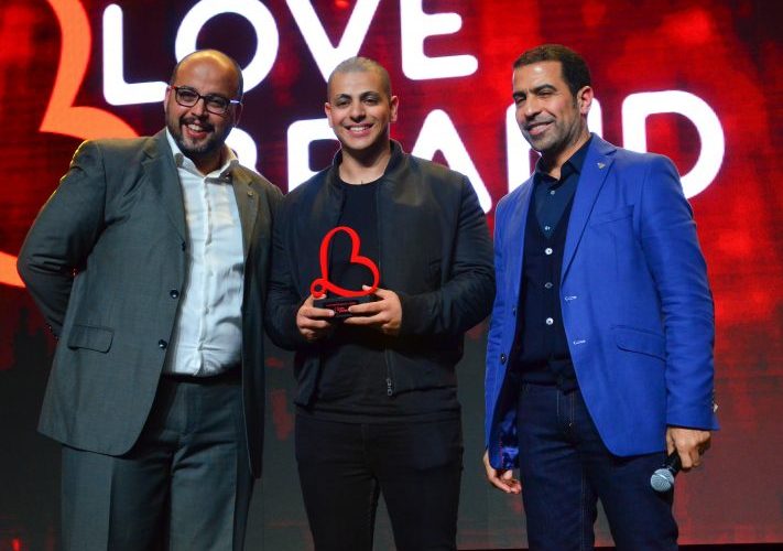 أحب المؤثرين لدى المغاربة.. الفلوغر طه إسو يفوز باللقب