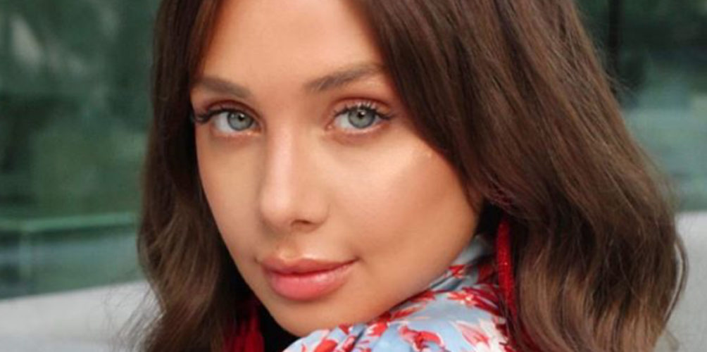 بعد عودتها من لندن.. مذيعة لبنانية تكتشف إصابتها بفيروس كورونا