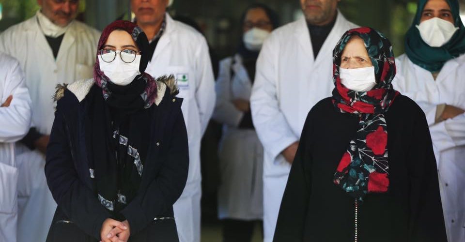 طنجة.. حالتي شفاء جديدتين تغادران المستشفى (صور)