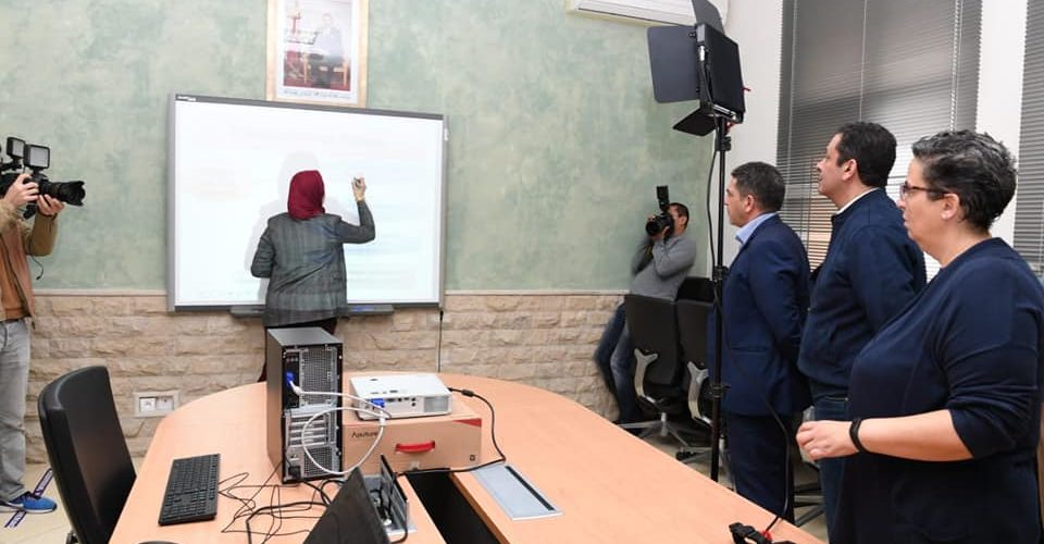 خدمة جديدة.. إطلاق رقم أخضر لفائدة التلاميذ