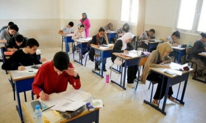 10 تلاميذ في القاعة مع توفير الكمامات وقياس الحرارة.. موعد وكيفية اجراء امتحانات الباكالوريا في المغرب