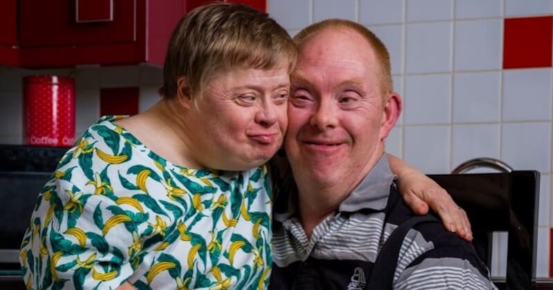 حياة طبيعية/ علاقة دامت لأزيد من 30 سنة.. قصة حب ملهمة لثنائي مصاب بمتلازمة داون