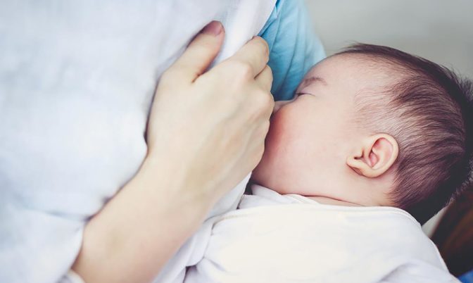 فوائدها لا تحصى على الأم والطفل.. لهذا تعد الرضاعة الطبيعية مهمة!