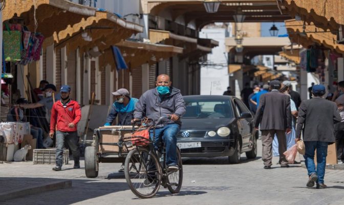 بعد أزيد من 6 أشهر على تسجيل أول حالة.. هل استطاع المغاربة التعايش مع كورونا؟